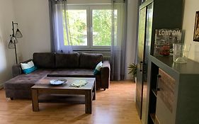 Ferienwohnung In Zentraler Lage Naehe Bahnhof Mit 3 Schlafzimmern, Wohnzimmer, Kueche, Bad, Gaeste-Wc Und Grossem Balkon, Parkplaetze Vorhanden